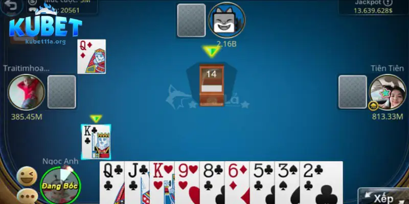 Phỏm là game bài kết hợp giữa may mắn và tính chiến thuật cao của người chơi Phỏm là game bài kết hợp giữa may mắn và tính chiến thuật cao của người chơi